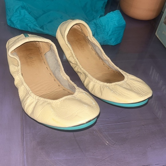 Tieks Nude Size 9 - Picture 3 of 5